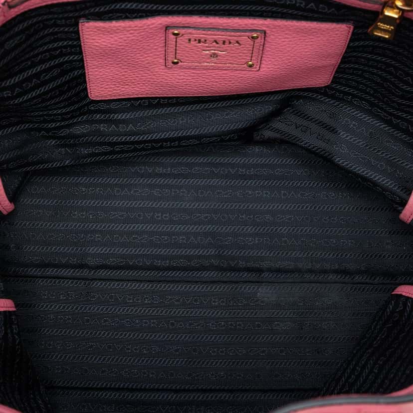 Prada Vitello Daino Open Convertible Tote Pink Leather Very good condition - Model View