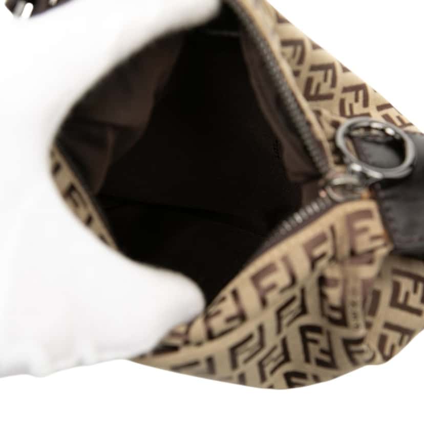 Fendi Zucchino Oyster Shoulder Bag Beige Good condition - Model View