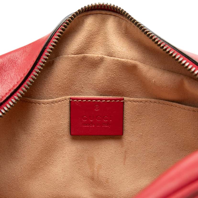Gucci Small GG Marmont Matelasse Leather Crossbody Red Leather Very good condition - Box View