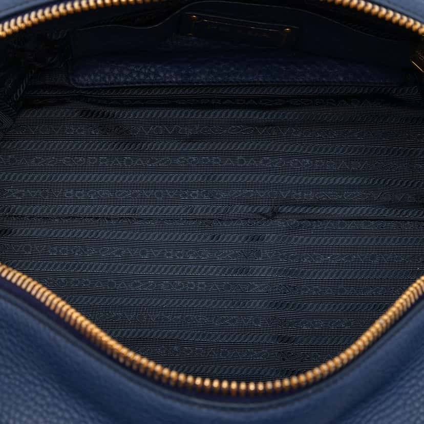 Prada Vitello Daino Shoulder Bag Blue Leather Very good condition - Model View