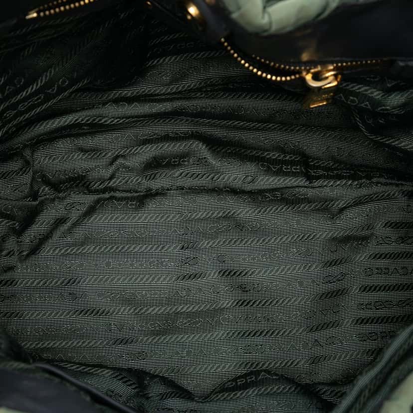 Prada Tessuto Gaufre Tote Green Very good condition - Model View