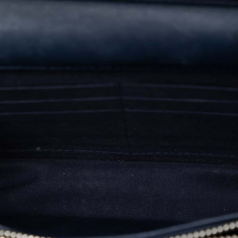 Chanel Quilted Lambskin Golden Class Wallet On Chain Black Leather Very good condition - Model View