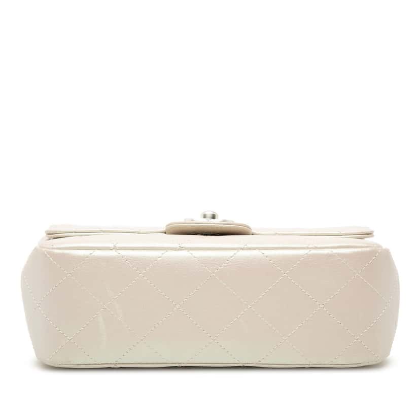 Chanel Mini Rectangular Classic Iridescent Lambskin Single Flap White Leather Very good condition - Inside View