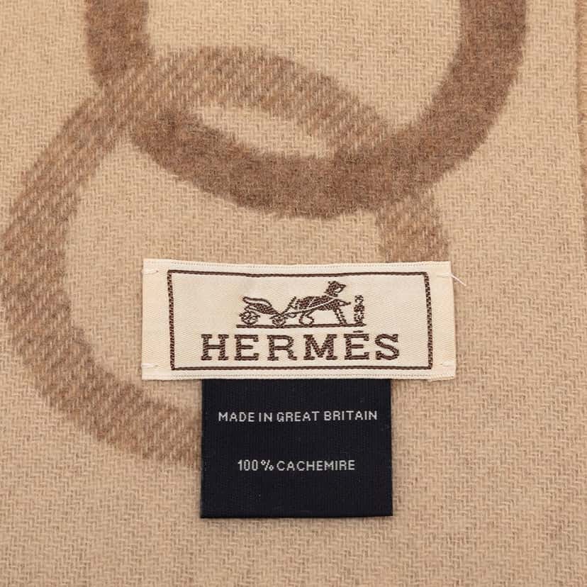 Hermès Any Mors Cashmere Scarf Brown Never worn - Model View