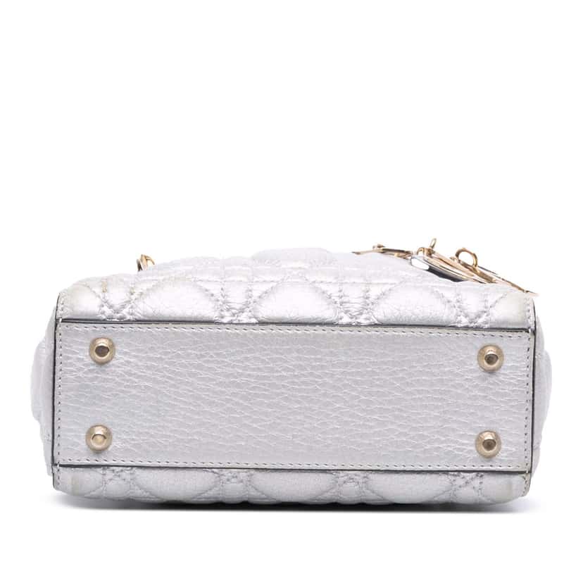 Dior Mini Metallic Grained Calfskin Cannage Lady Dior Silver Leather Very good condition - Inside View