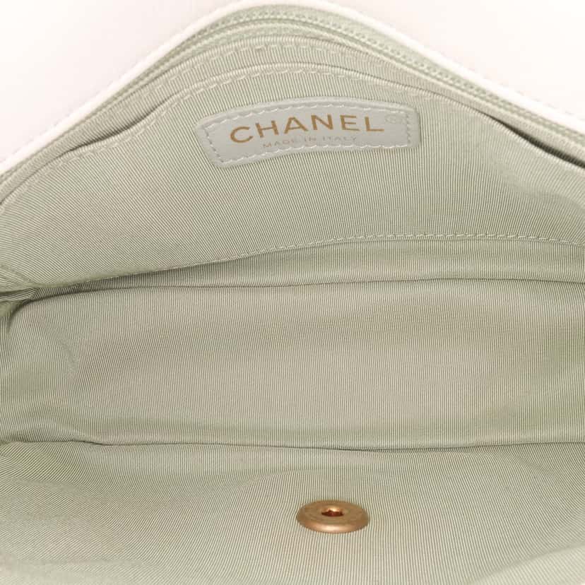 Chanel CC Quilted Calfskin Single Flap White Leather Very good condition - Model View