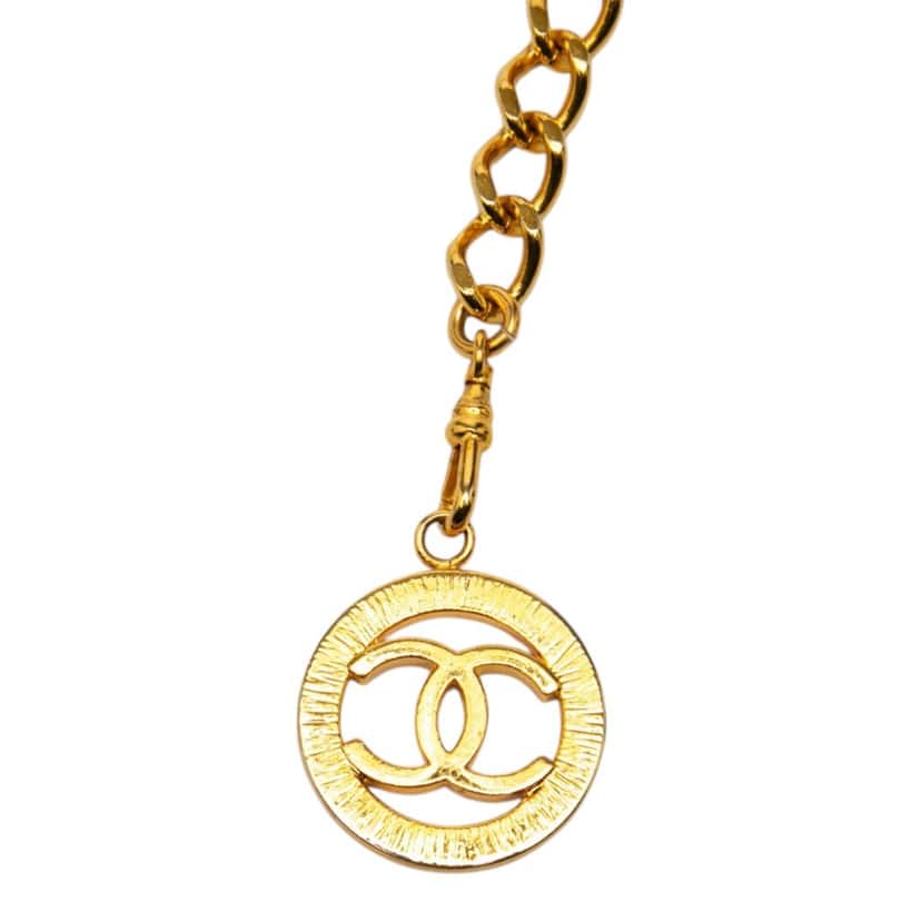 Chanel CC Gold Plated Medallion Triple Chain Belt Gold Metal Very good condition - Back View