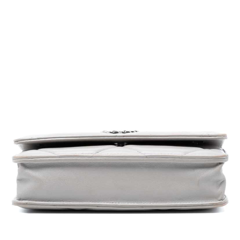 Chanel Quilted Lambskin 19 Wallet on Chain Other Leather Very good condition - Inside View