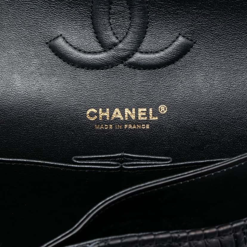 Chanel Medium Classic Chevron Calfskin Pleated Double Flap Black Leather Very good condition - Box View