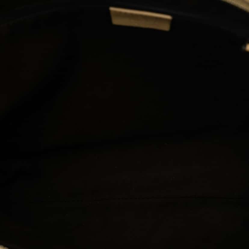 Gucci GG Canvas Abbey D Ring Crossbody Beige Very good condition - Model View
