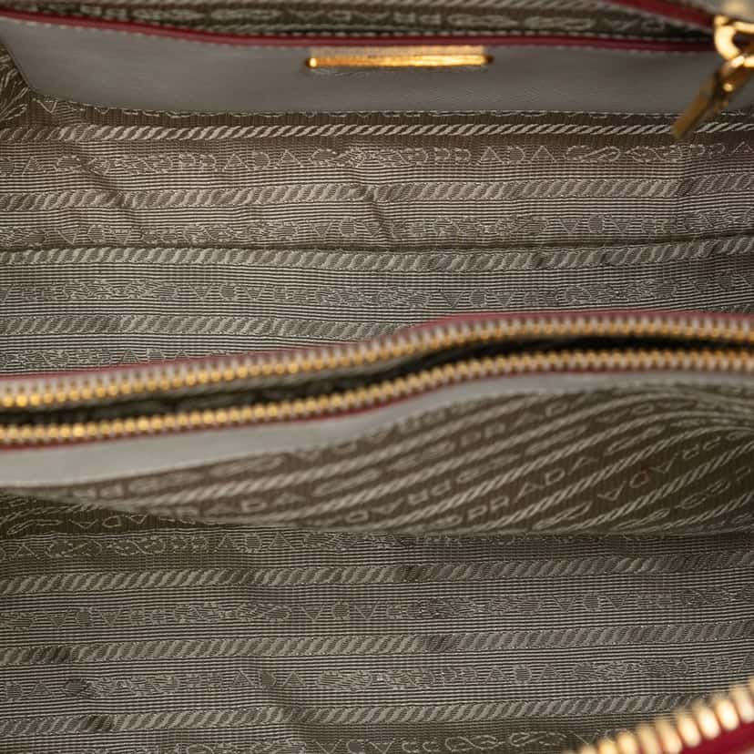 Prada Medium Bicolor Saffiano Lux Promenade Satchel Red Leather Very good condition - Model View