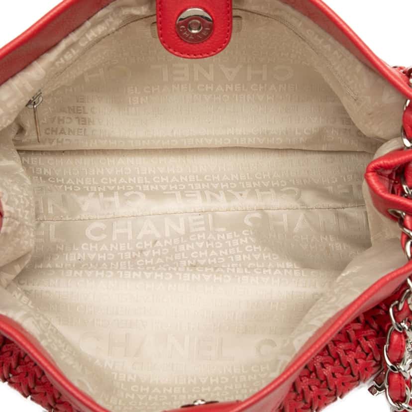 Chanel Woven Caviar CC Charm Tote Red Leather Very good condition - Model View
