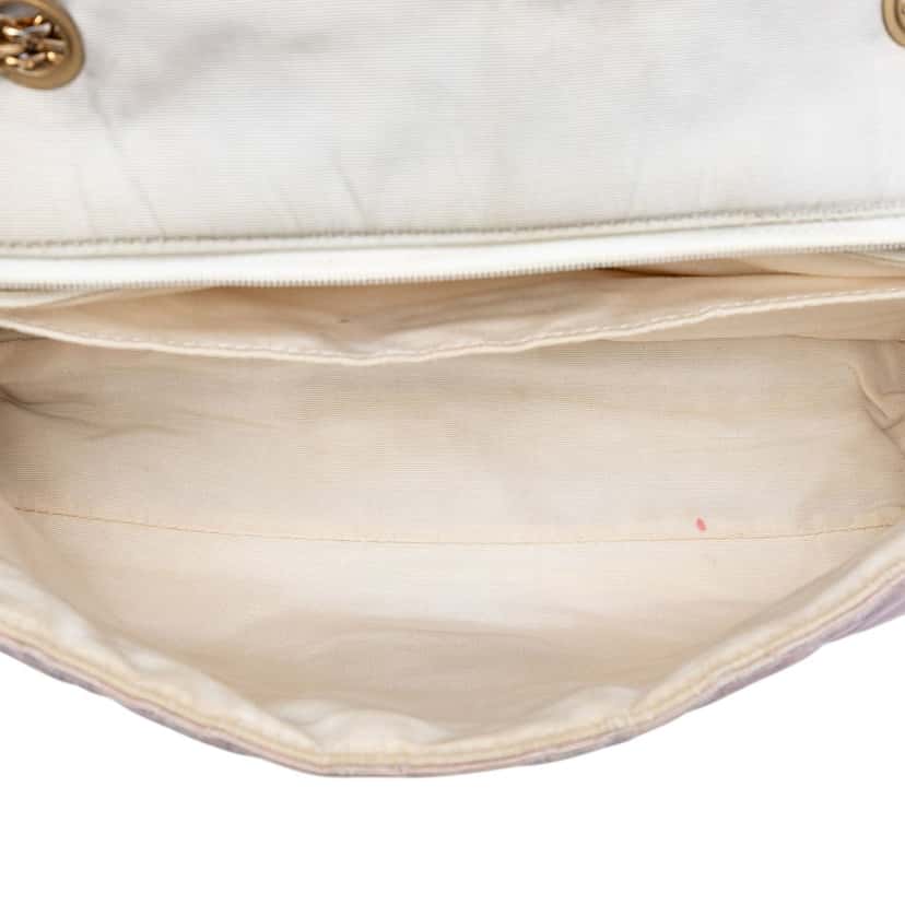 Chanel Tricolor Quilted Grosgrain Satin Reissue 2.55 Single Flap 227 Blue Very good condition - Model View