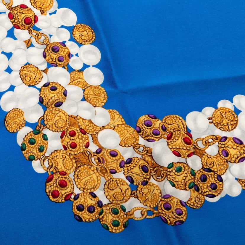 Chanel Pearls and Gripoix Printed Silk Scarf 90 Blue Very good condition - Box View