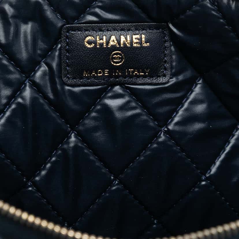 Chanel Large Quilted Lambskin O Case Clutch Blue Leather Very good condition - Box View
