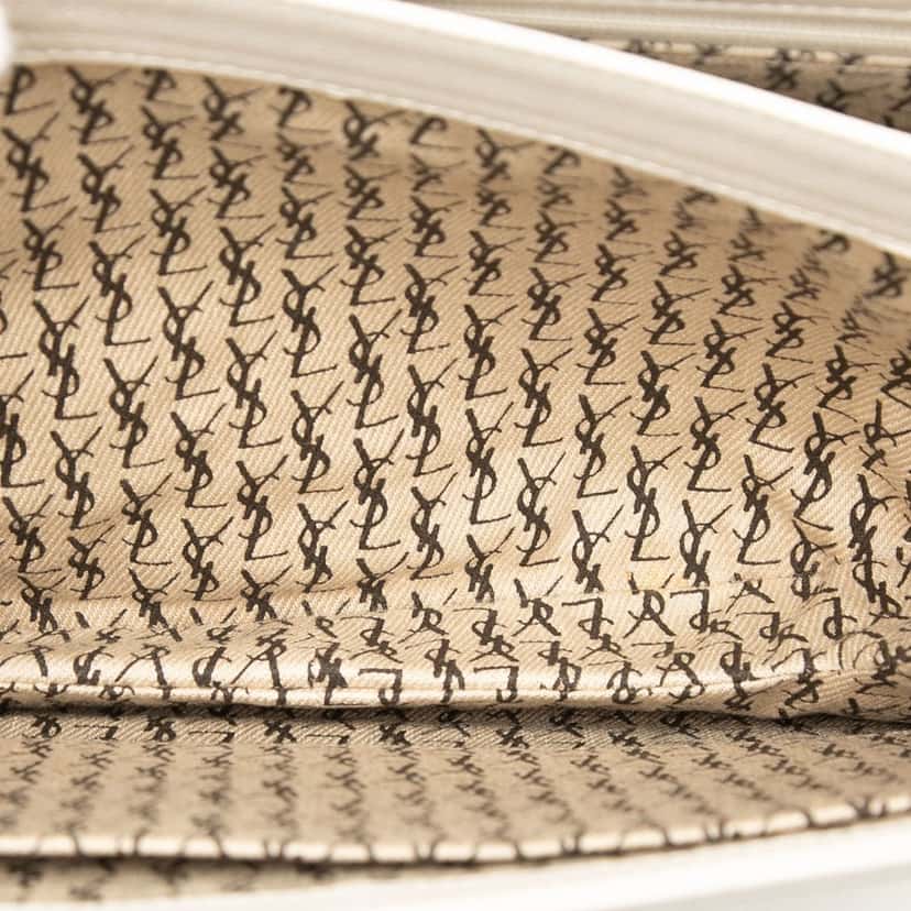 Saint Laurent Embossed Logo Leather Flap Shoulder Bag White Leather Very good condition - Model View