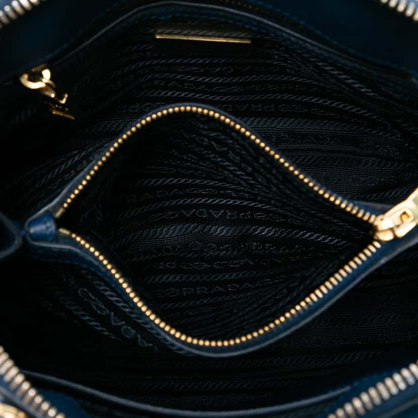 Prada Small Saffiano Lux Promenade Satchel Blue Leather Very good condition - Model View