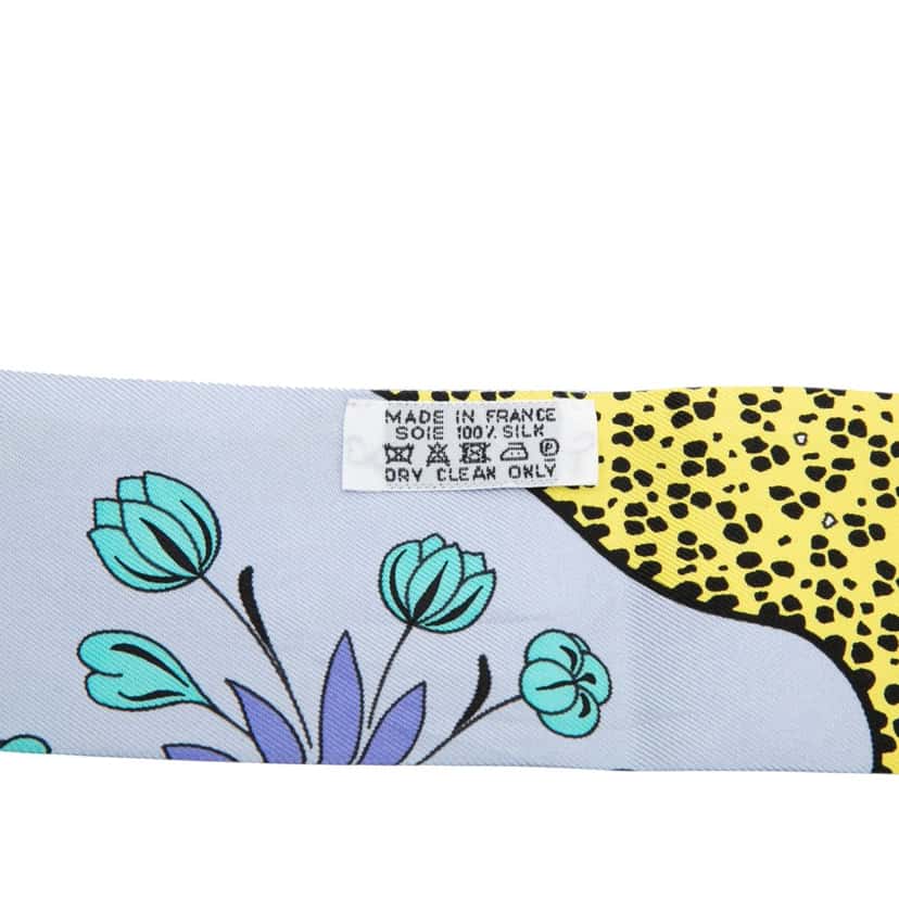 Hermès Les Leopards Silk Twilly Scarf Blue Very good condition - Box View