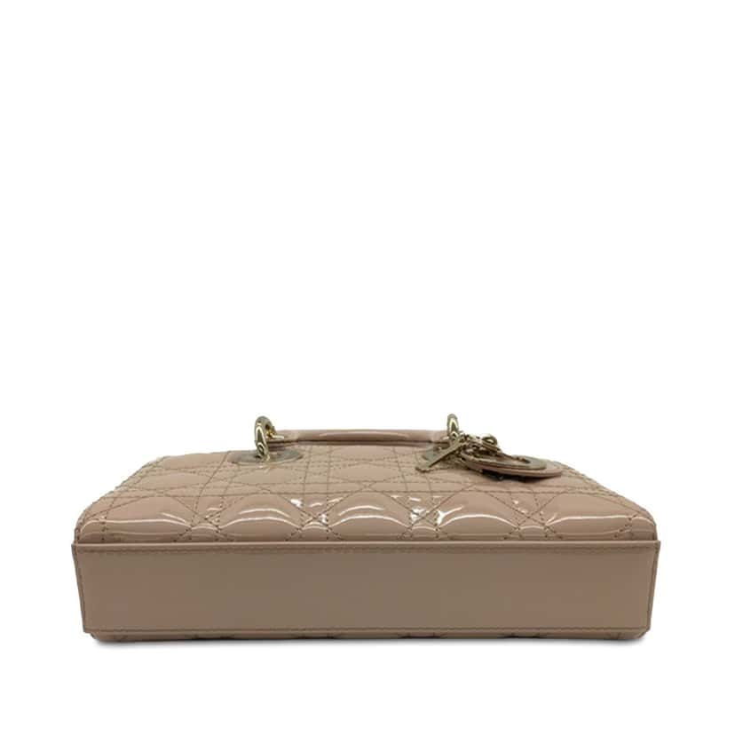 Dior Small Patent Cannage Lady D-Joy Beige Leather Very good condition - Model View