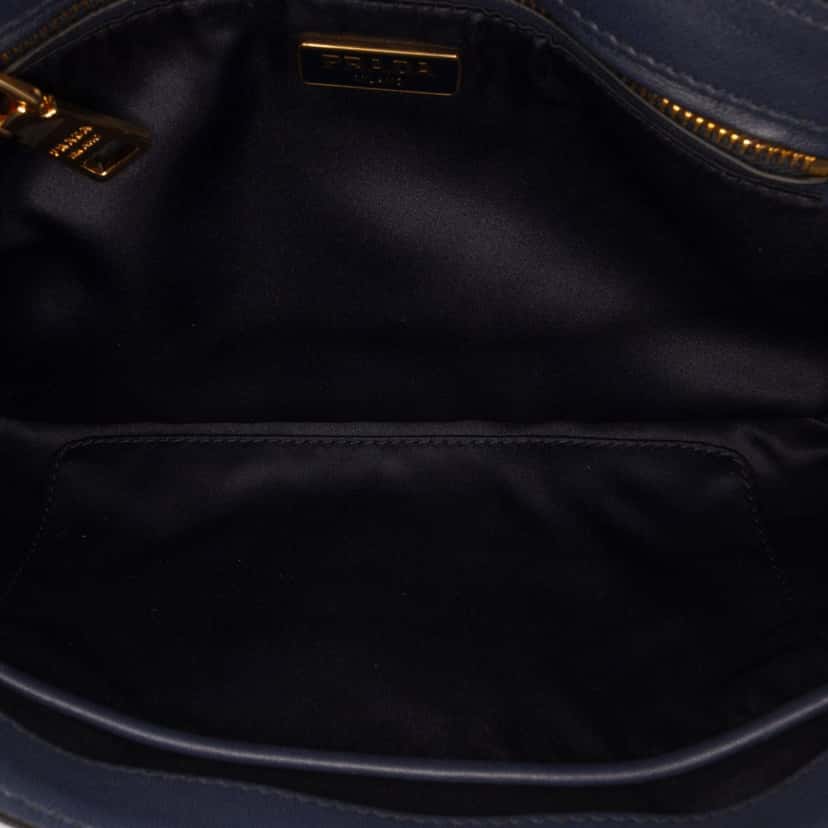 Prada Tessuto Chain Crossbody Black Very good condition - Model View