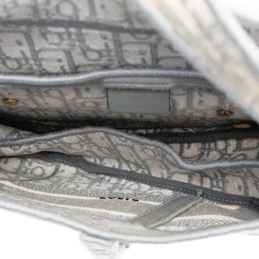 Dior Oblique Embroidered Canvas Saddle Bag Other Very good condition - Model View