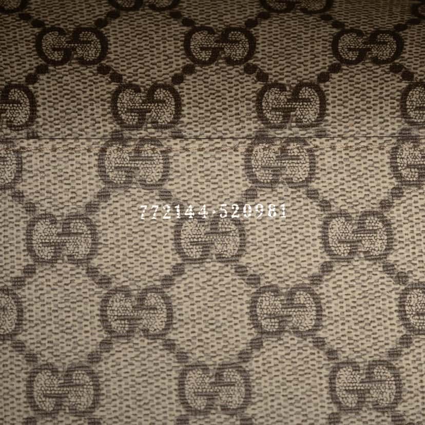 Gucci Medium Canvas Logo Tote Beige Very good condition - Box View