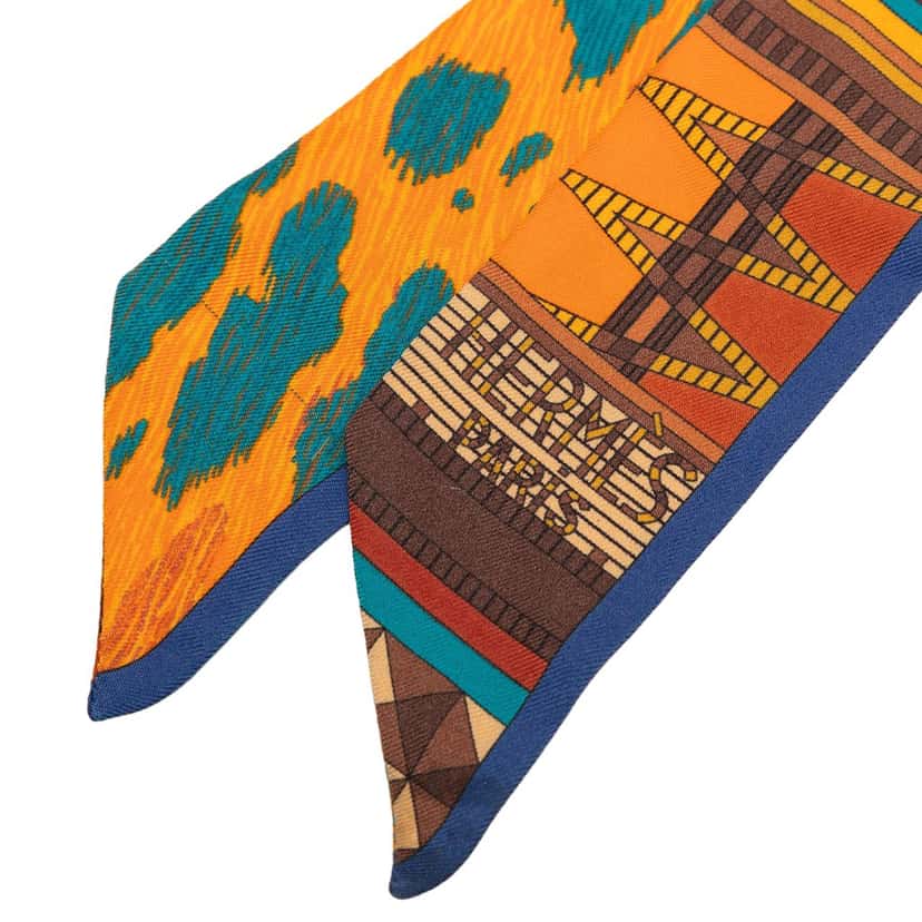 Hermès Pelages et Camouflage Silk Twilly Scarf Orange Very good condition - Back View