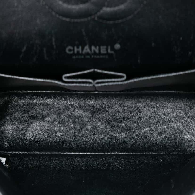 Chanel Medium Classic Caviar Double Flap Black Leather Very good condition - Model View