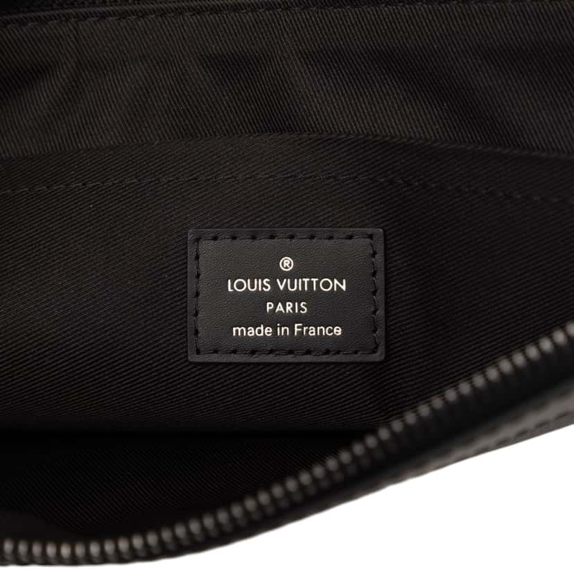 Louis Vuitton Monogram Eclipse Discovery Pochette GM Black Very good condition - Box View