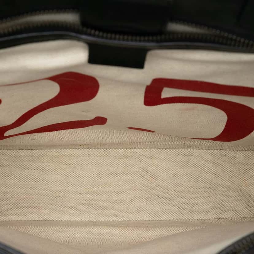 Gucci GG Supreme Blind For Love Satchel Beige Very good condition - Model View