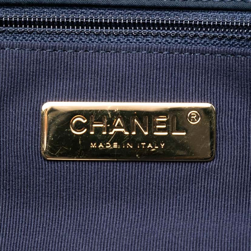 Chanel Medium Quilted Jersey 19 Flap Blue Very good condition - Box View