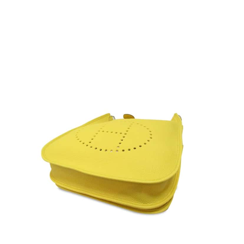 Hermès Clemence Evelyne III PM Yellow Leather Very good condition - Model View