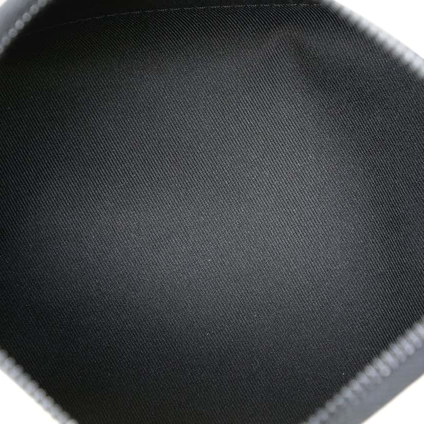 Louis Vuitton Monogram Empreinte Triangle Messenger Bag White Leather Very good condition - Model View