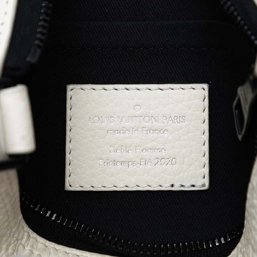 Louis Vuitton Monogram Empreinte Triangle Messenger Bag White Leather Very good condition - Box View