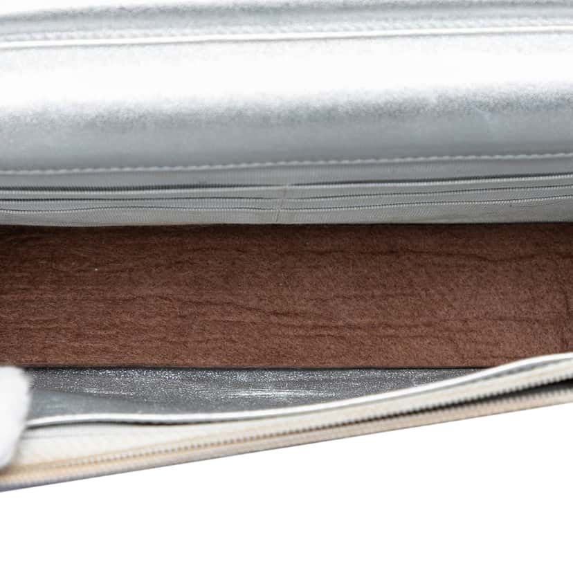 Chanel Reissue 2.55 Quilted Metallic Aged Calfskin Wallet on Chain Silver Leather Very good condition - Model View