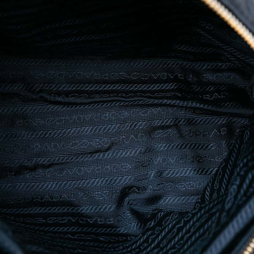 Prada Impuntu Tessuto Chain Shoulder Bag Blue Good condition - Model View