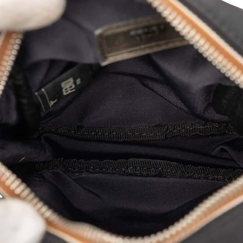 Fendi Small Pequin Nylon Roma Amor Messenger Bag Black Very good condition - Model View
