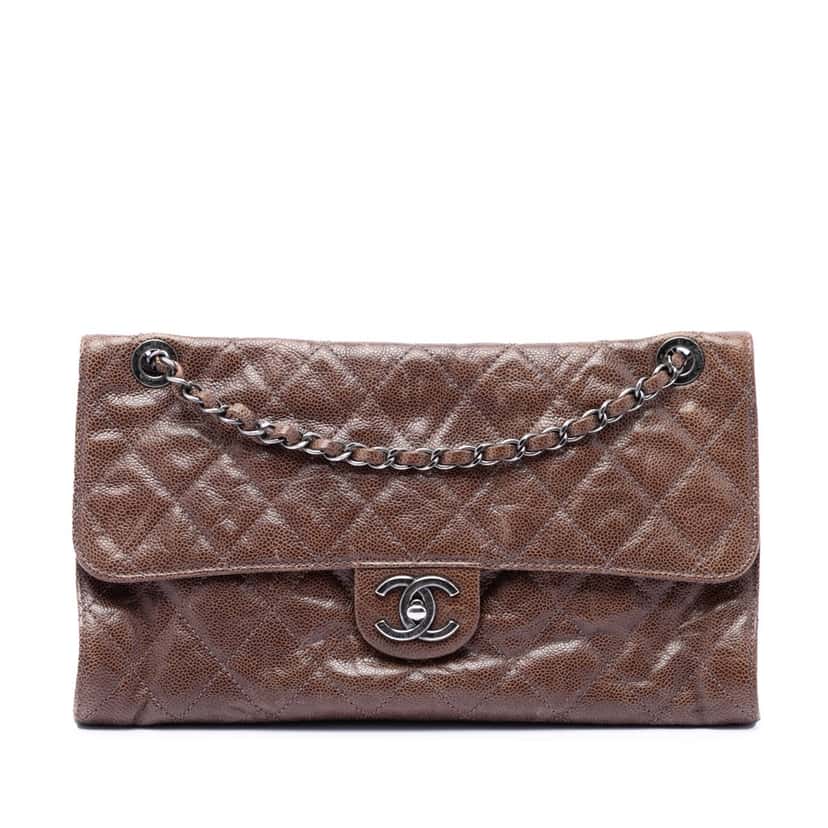 Chanel Jumbo Quilted Glazed Caviar Crave Flap