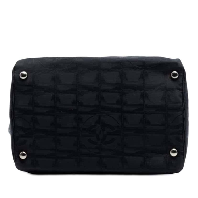 Chanel New Travel Line Nylon Vanity Bag Black Very good condition - Inside View