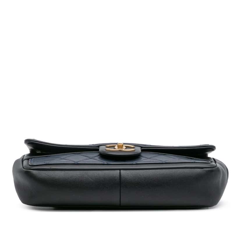 Chanel Medium Bicolor Calfskin Graphic Flap Blue Leather Very good condition - Inside View