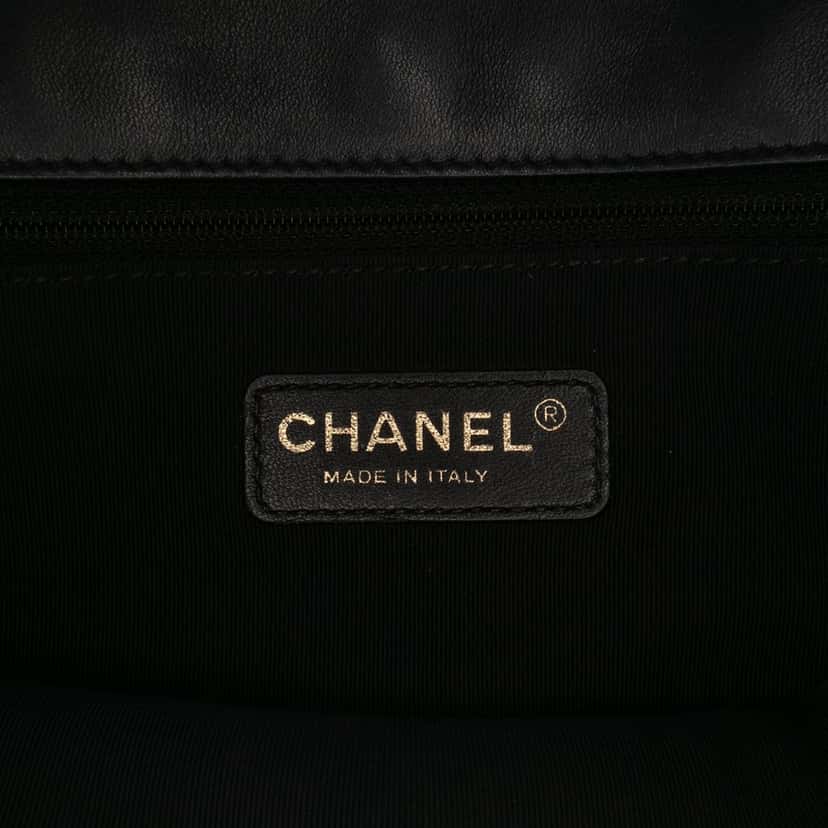 Chanel Medium Bicolor Calfskin Graphic Flap Blue Leather Very good condition - Box View