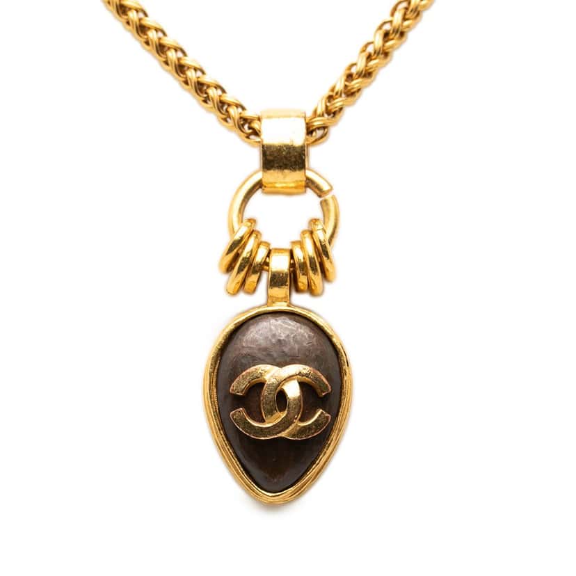 Chanel CC Gold Plated Stone Oval Pendant Necklace Gold Metal Very good condition - Inside View