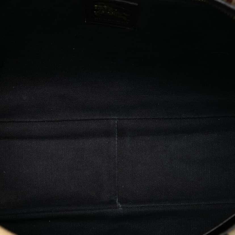 Burberry Haymarket Check Coated Canvas Messenger Bag Beige Very good condition - Model View