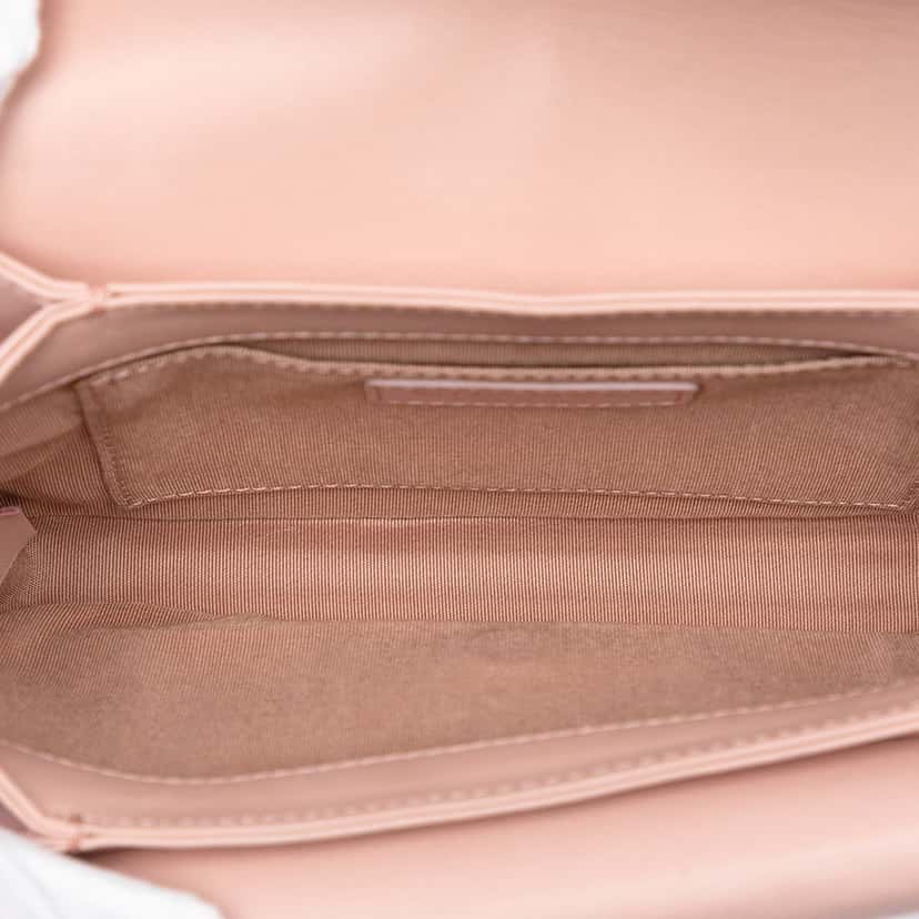 Chanel Small Tweed CC Stud Double Flap Pink Very good condition - Model View