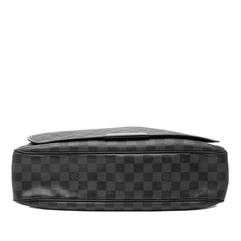 Louis Vuitton Damier Graphite Daniel GM Black Very good condition - Inside View
