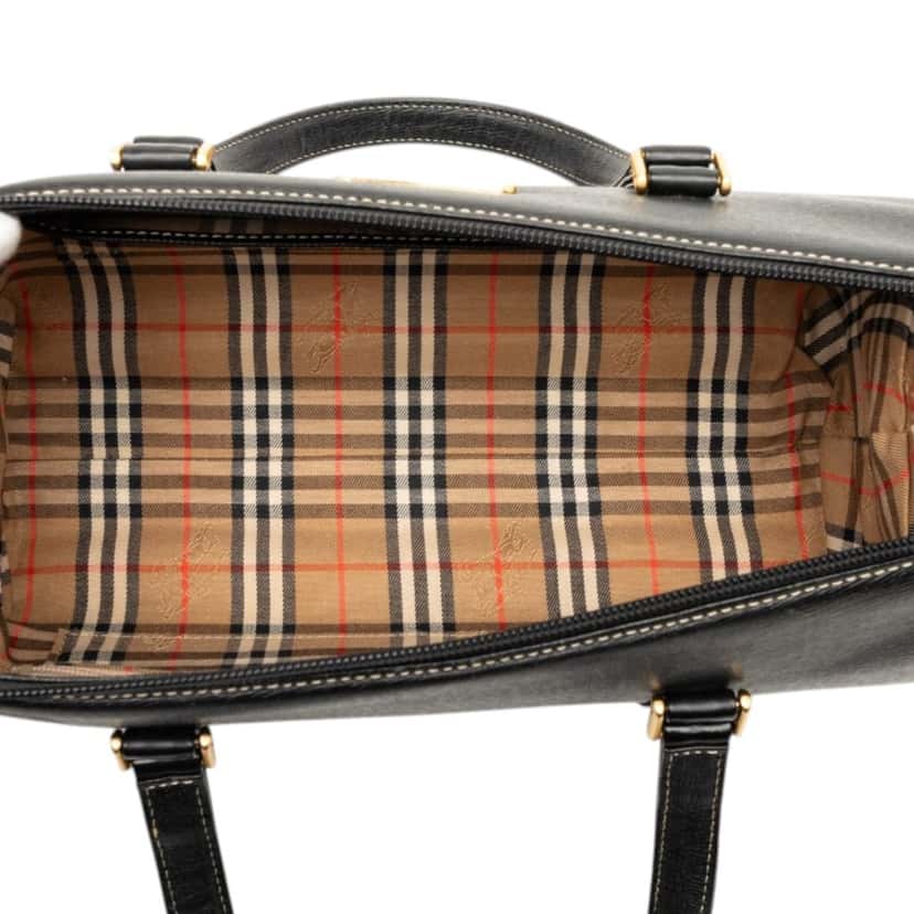 Burberry Leather Handbag Black Leather Very good condition - Model View