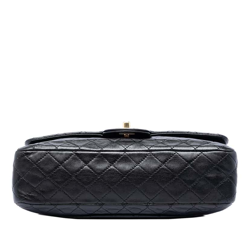 Chanel Medium Classic Lambskin Valentines Heart Charms Single Flap Black Leather Very good condition - Inside View