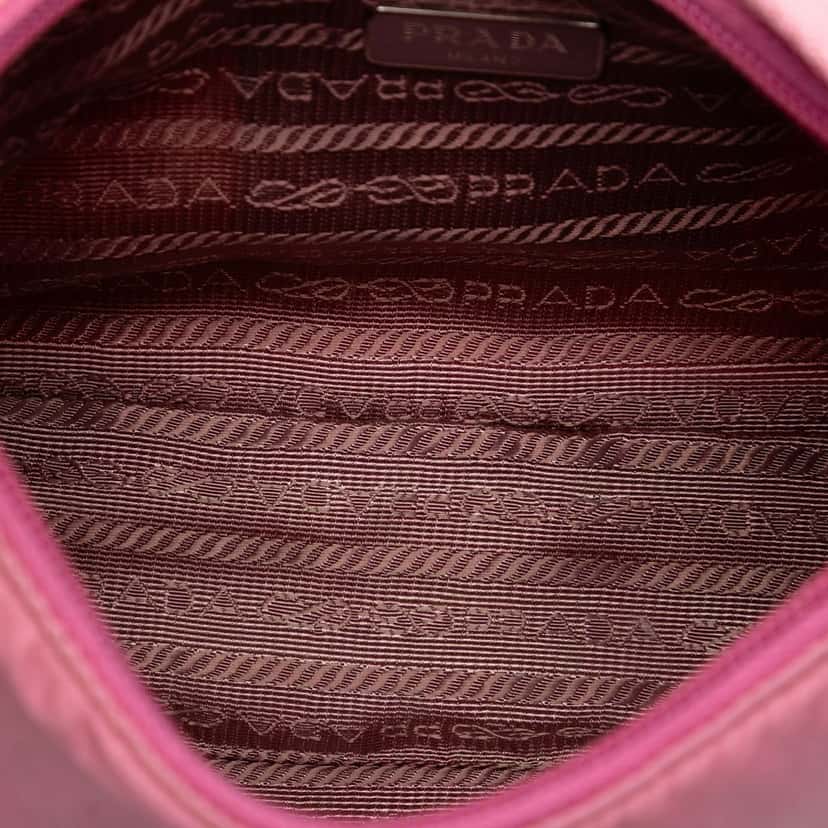 Prada Mini Tessuto Re Edition 2000 Shoulder Bag Pink Very good condition - Model View