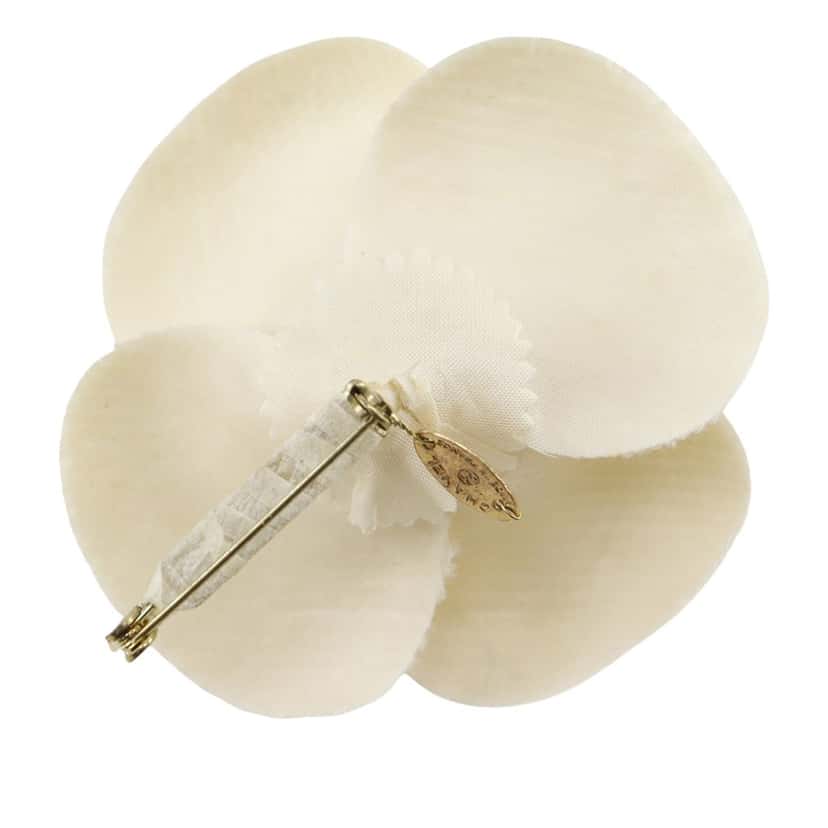 Chanel Wool Camellia Brooch White Very good condition - Back View