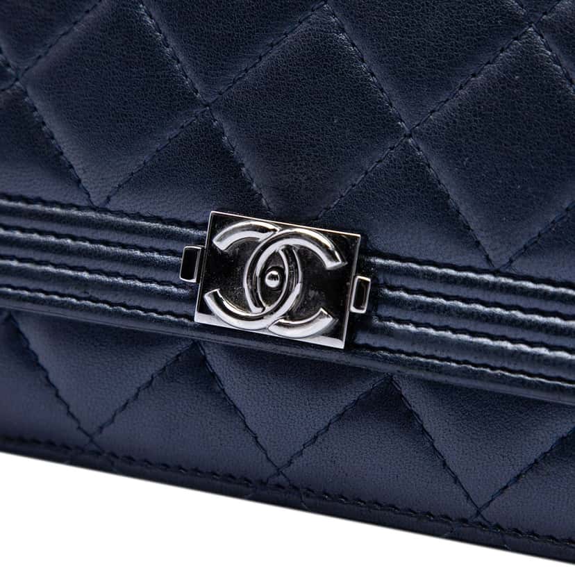 Chanel Quilted Lambskin Boy Wallet On Chain Blue Leather Very good condition - Box View